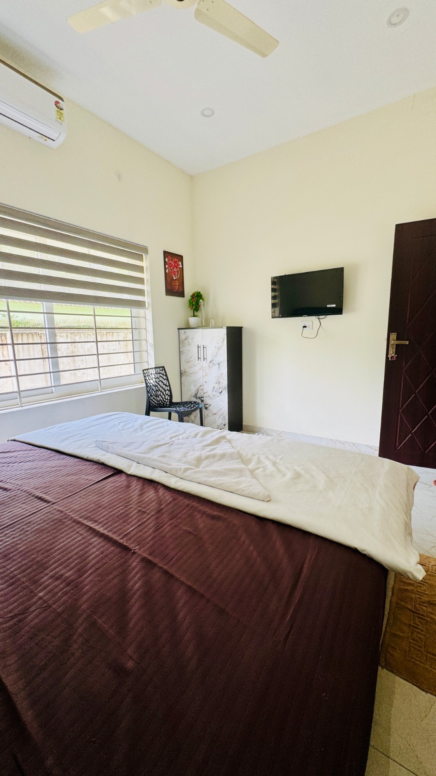 Family Room R4